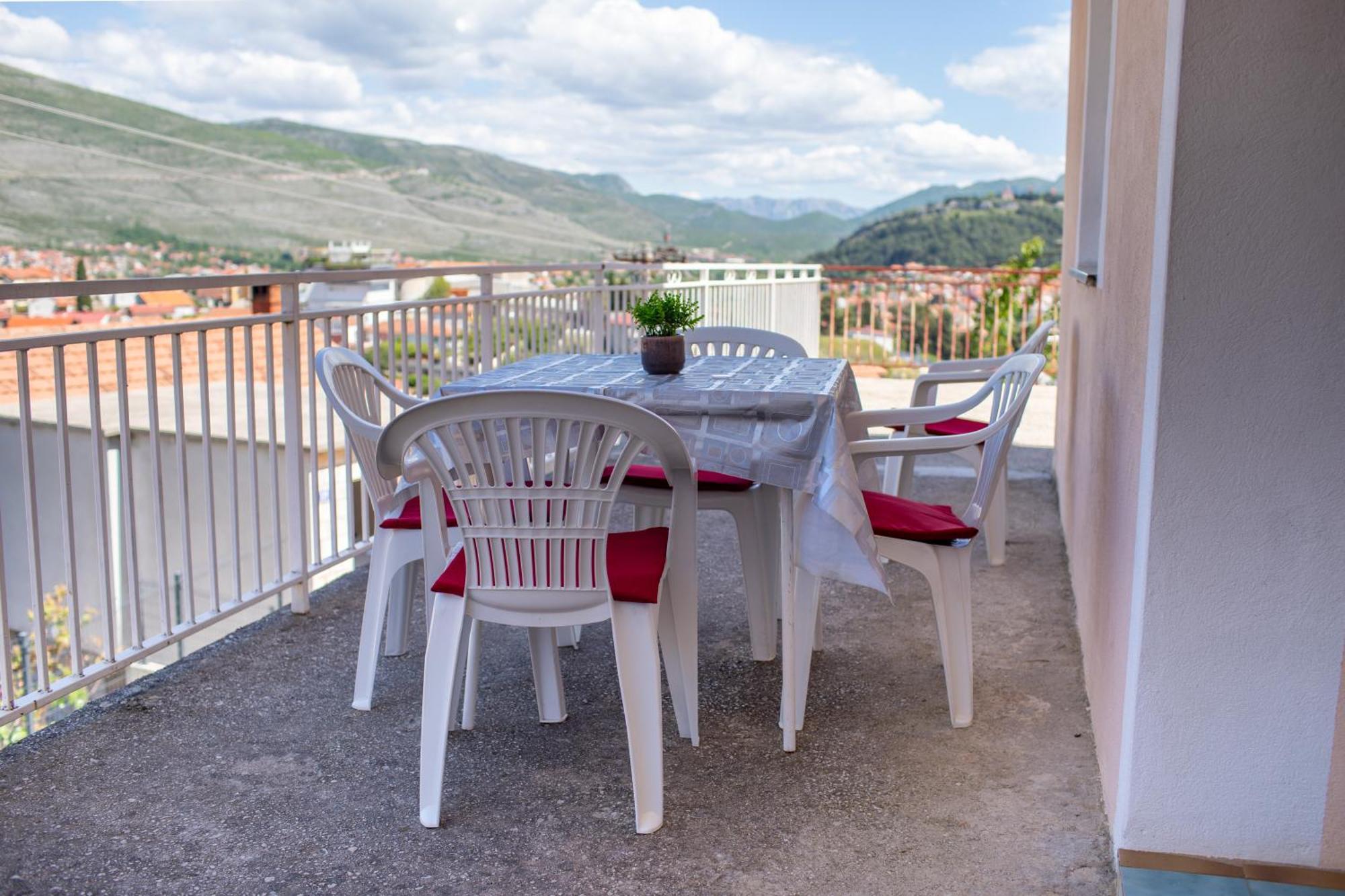 Relax Trebinje Apartment Bagian luar foto